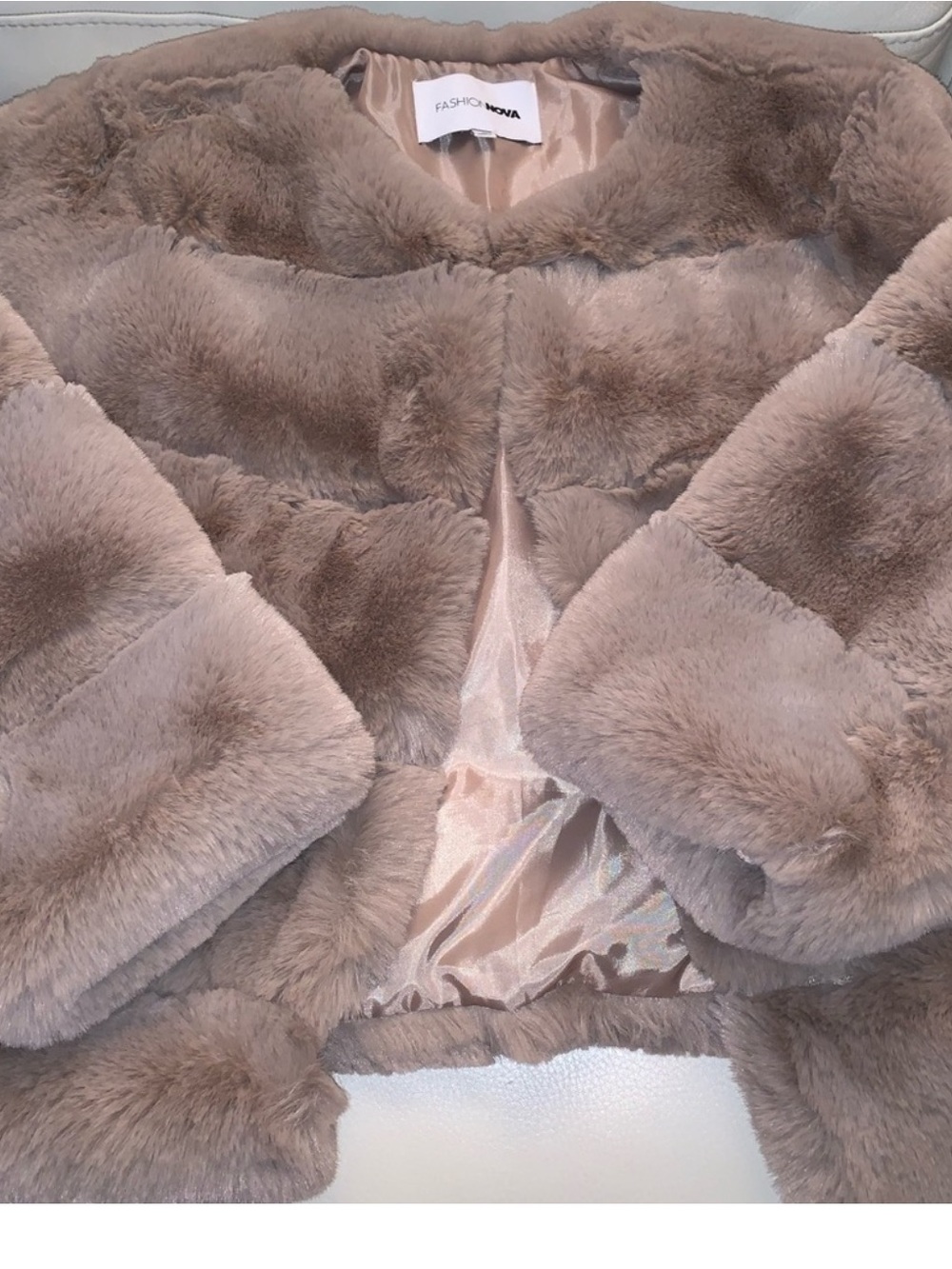 Cropped faux fur bomber
